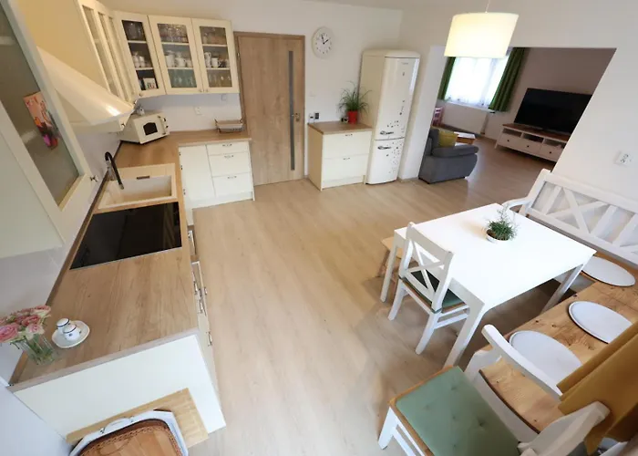 Hrda Ves - Dum U Slunce Feriehus